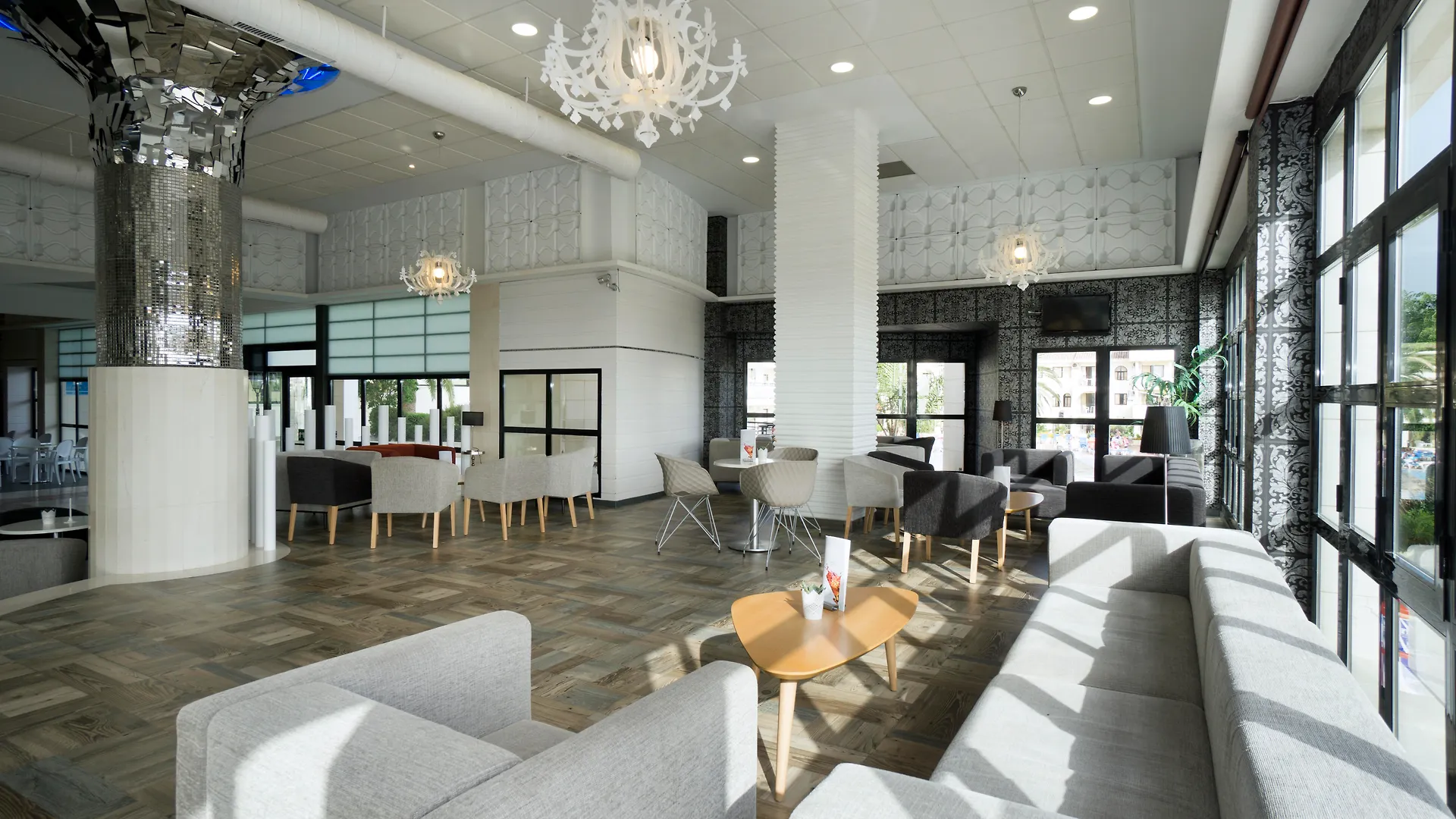 Hotel Puente Real توريمولينوس 4*,  إسبانيا