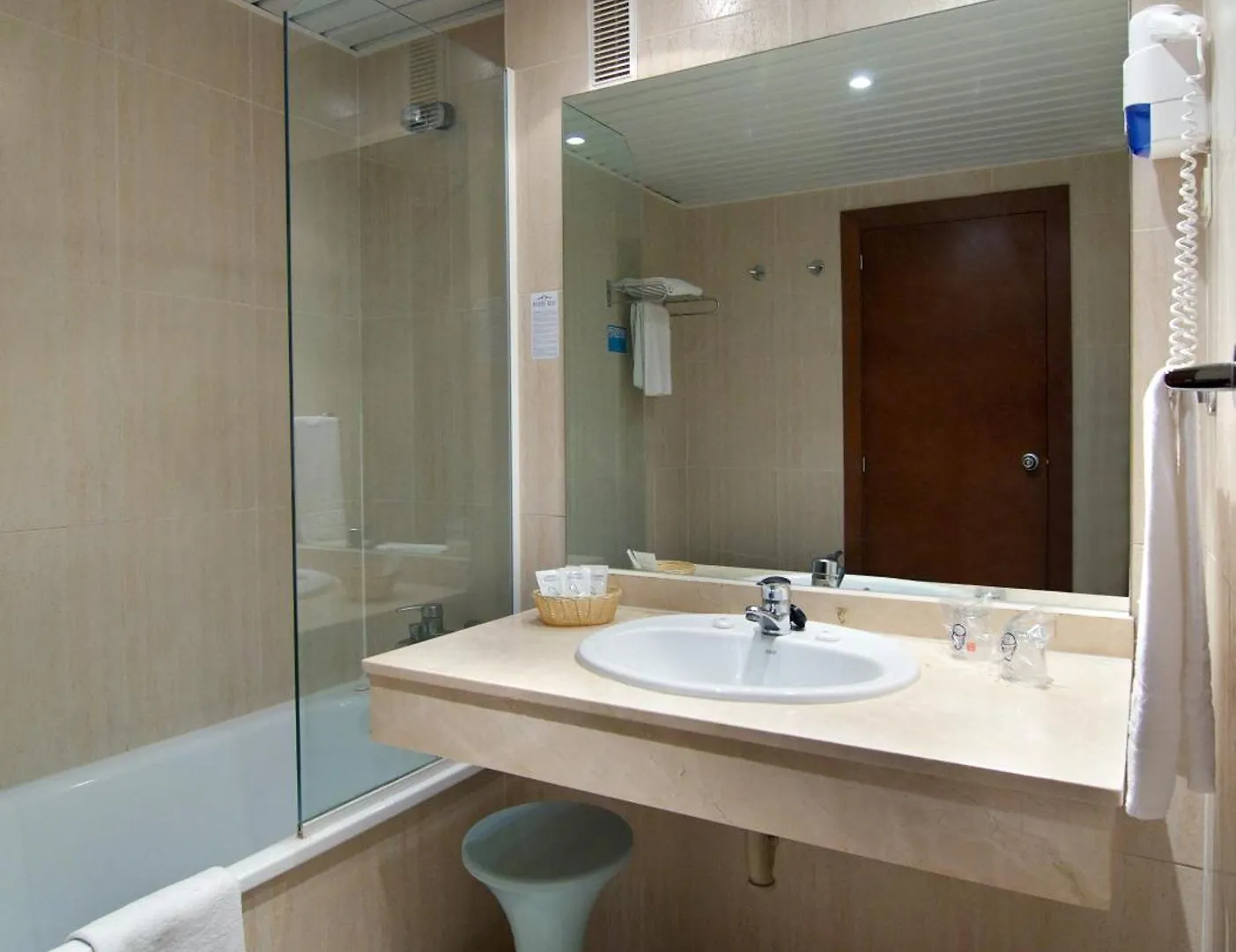 Hotel Puente Real توريمولينوس